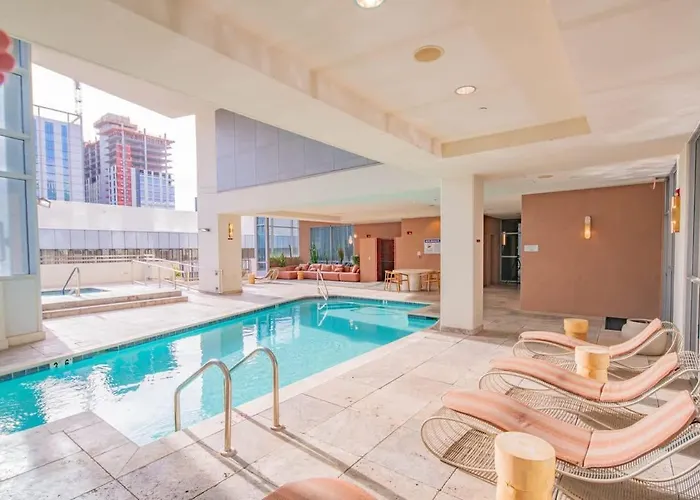 Upscale Phx Pool Gym Balcony Wd Parking Apartment Phoenix