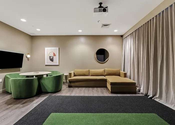 Upscale Phx Pool Gym Balcony Wd Parking Apartment Phoenix