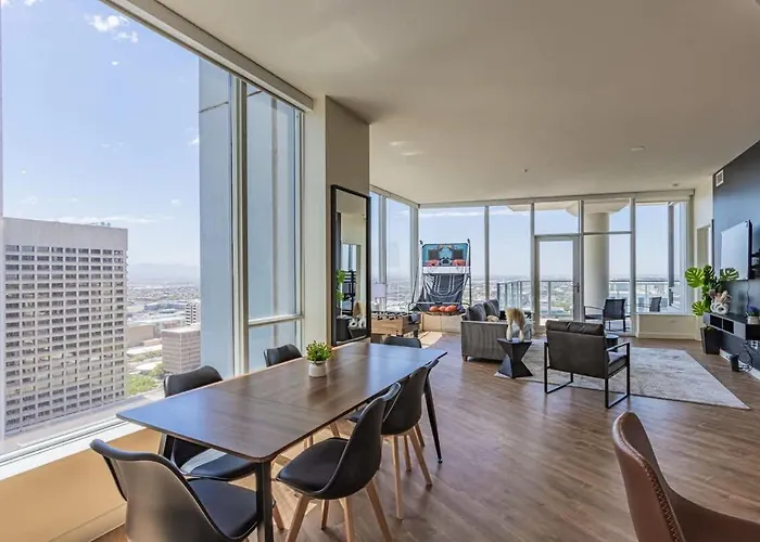 Upscale Phx Pool Gym Balcony Wd Parking Apartment *