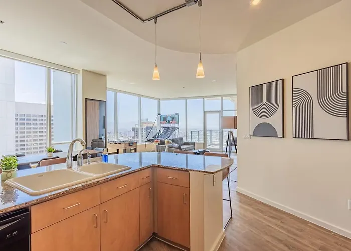Apartment Upscale Phx Pool Gym Balcony Wd Parking Phoenix